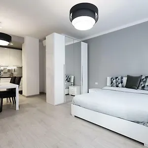  Apartamento Center - Porta Romana Italia